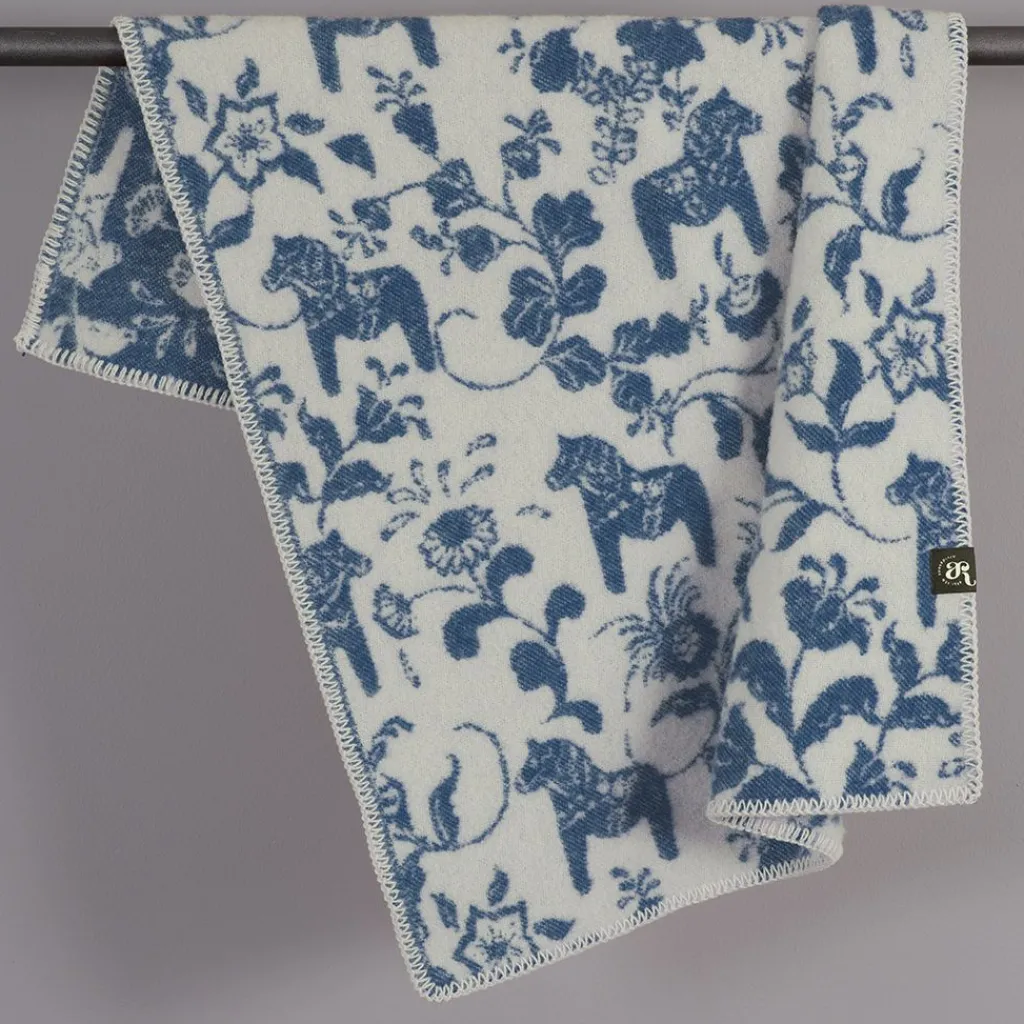 Babyfiltar|Ullplädar<Arvidssons textil Barnfilt Leksand blå 65x95cm med dalahästar och kurbits
