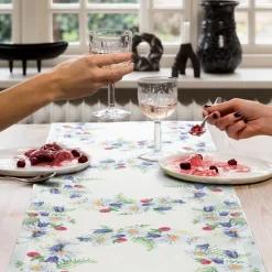 Bordslöpare|Ekelund Löpare<Ekelund Blomkrans löpare 35X120 - s Linneväveri