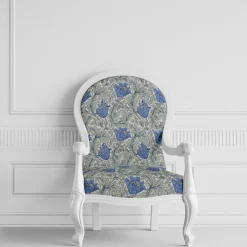 Blommiga Möbeltyger|Mönstrade Möbeltyger< Blue anemone möbeltyg