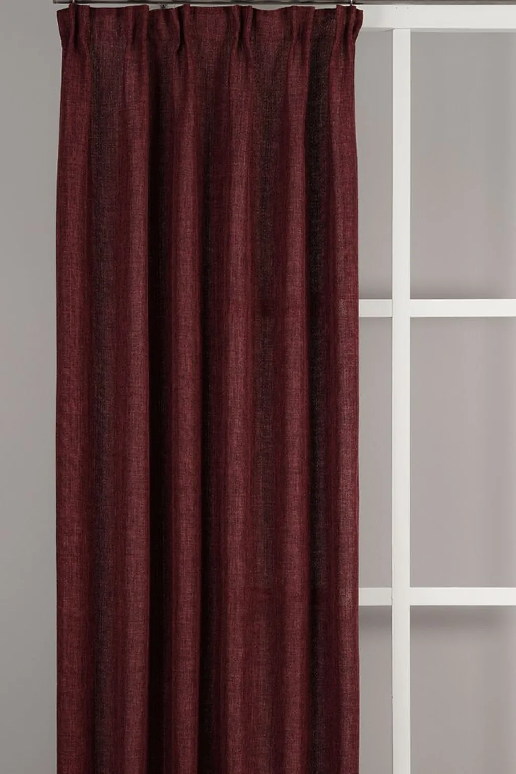 Gardiner Enfärgade<Redlunds Charlie vinröd gardiner - elegant struktur och mjukt fall