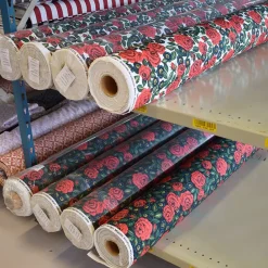 Gardintyger Mönstrade|Jultyger<Nordisk Textil Dalaros svart tyg