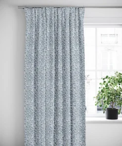 Gardiner Mönstrade<Nordisk Textil Ester duvblå gardiner med tidlöst bladmönster