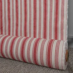 Rutor & Ränder<Nordisk Textil Eugene röd-beige randigt tyg