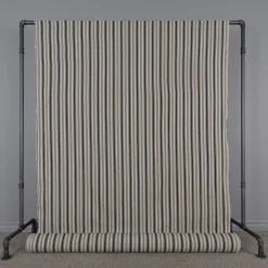 Rutor & Ränder<Nordisk Textil Eugene svart-beige randigt tyg