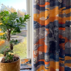 Gardintyger Mönstrade|Arvidssons Textil<Arvidssons textil Fjällvandring orange tyg
