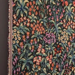 Blommiga Möbeltyger|Mönstrade Möbeltyger< Fleurs svart gobeläng