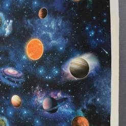 Gardintyger Mönstrade< Galax Tyg – Ett Färgsprakande Universum av Planeter och Stjärnor