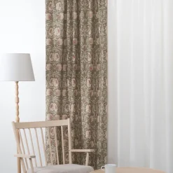 Gardiner Mönstrade<Nordisk Textil Grace brun gardiner - Klassisk blommig Arts and Crafts design