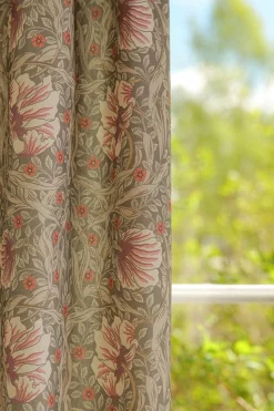 Gardiner Mönstrade<Nordisk Textil Grace dimmgrön gardiner - Klassisk blommig Arts and Crafts design