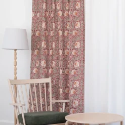 Gardiner Mönstrade|Julgardiner<Nordisk Textil Grace röd gardiner - Klassisk blommig Arts and Crafts design