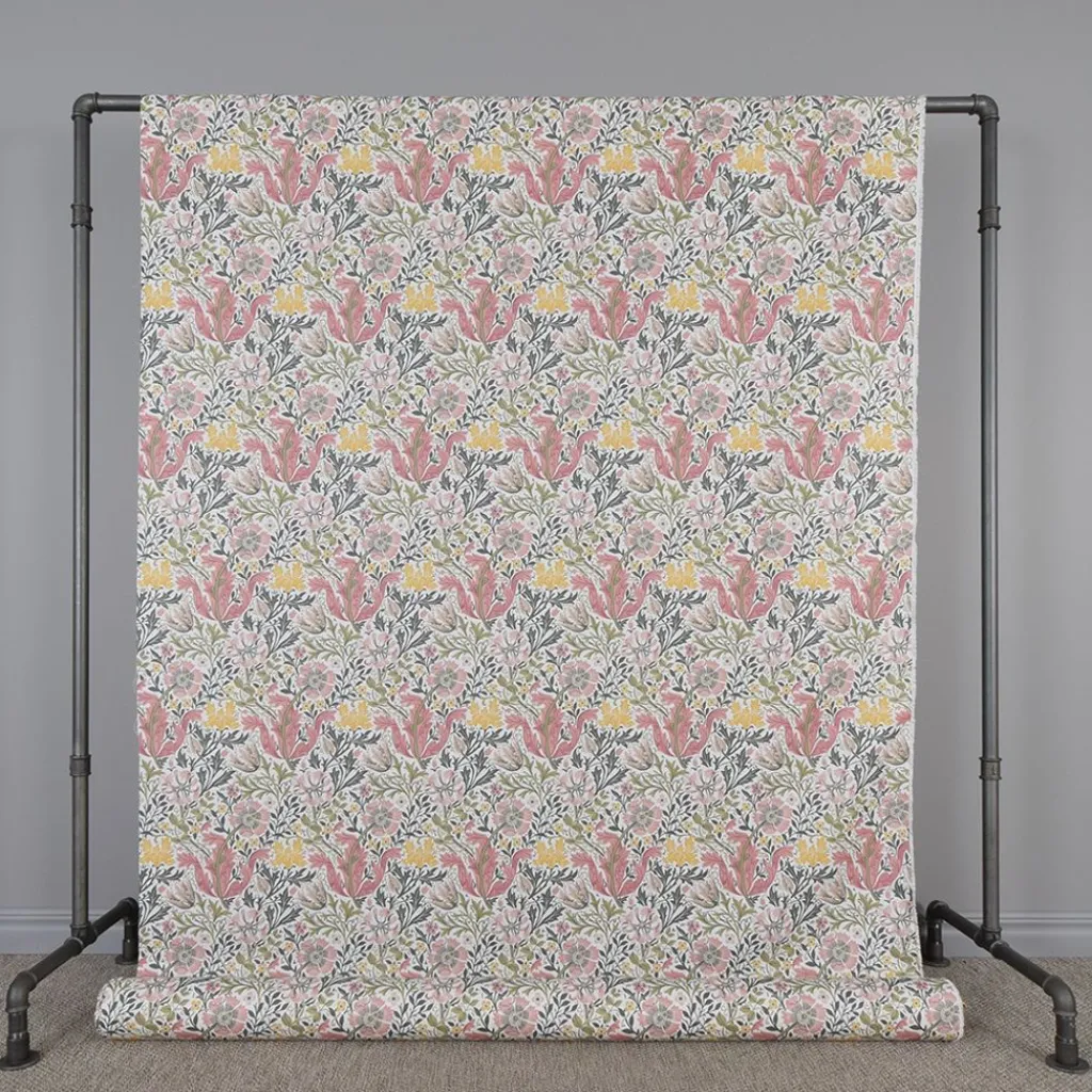 Arts & Crafts Tyger|Gardintyger Mönstrade<Nordisk Textil Harmony vit-rosa tyg