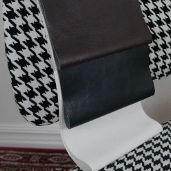 Enfärgade Fuskskinn< Jack brun konstläder metervara