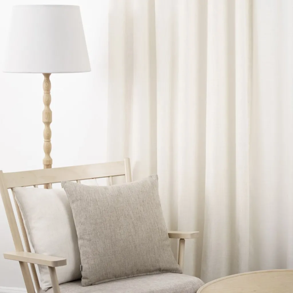 Gardiner Enfärgade<Redlunds James offwhite gardiner – Modern linne-look med lyxigt fall