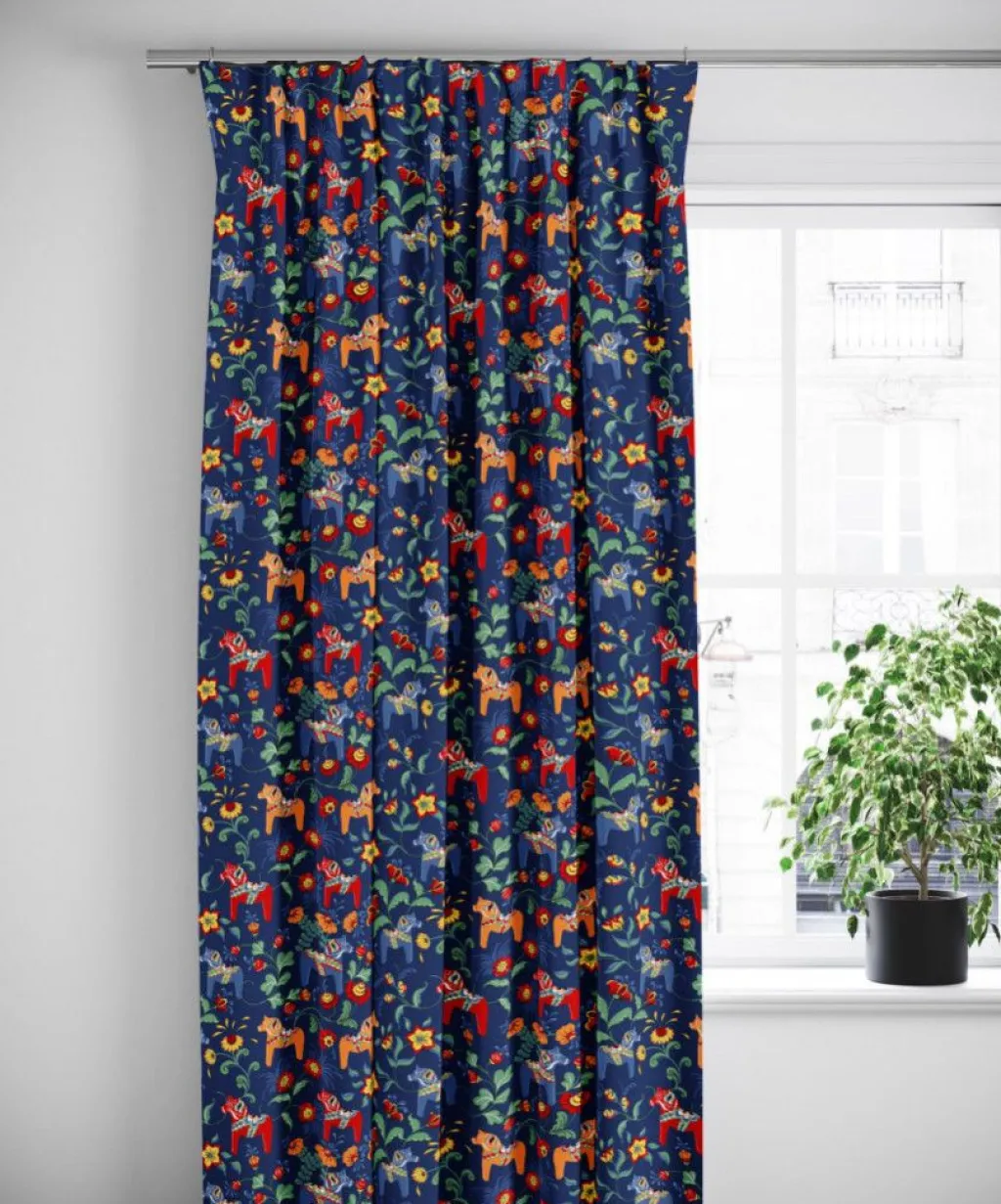 Gardiner Mönstrade<Arvidssons textil Leksand blå gardiner med traditionellt dalahästtryck