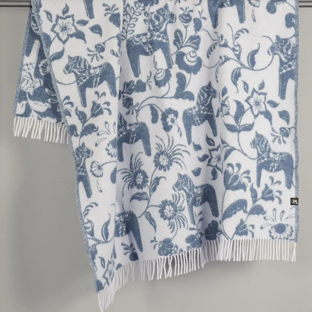 Ullplädar<Arvidssons textil Leksand blå ullpläd 130x170 cm – dalahästar i 100% ull
