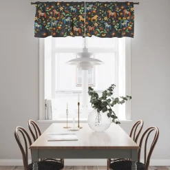 Gardinkappor Mönstrade<Arvidssons textil Leksand bård svart gardinkappa metervara med traditionellt dalahästtryck