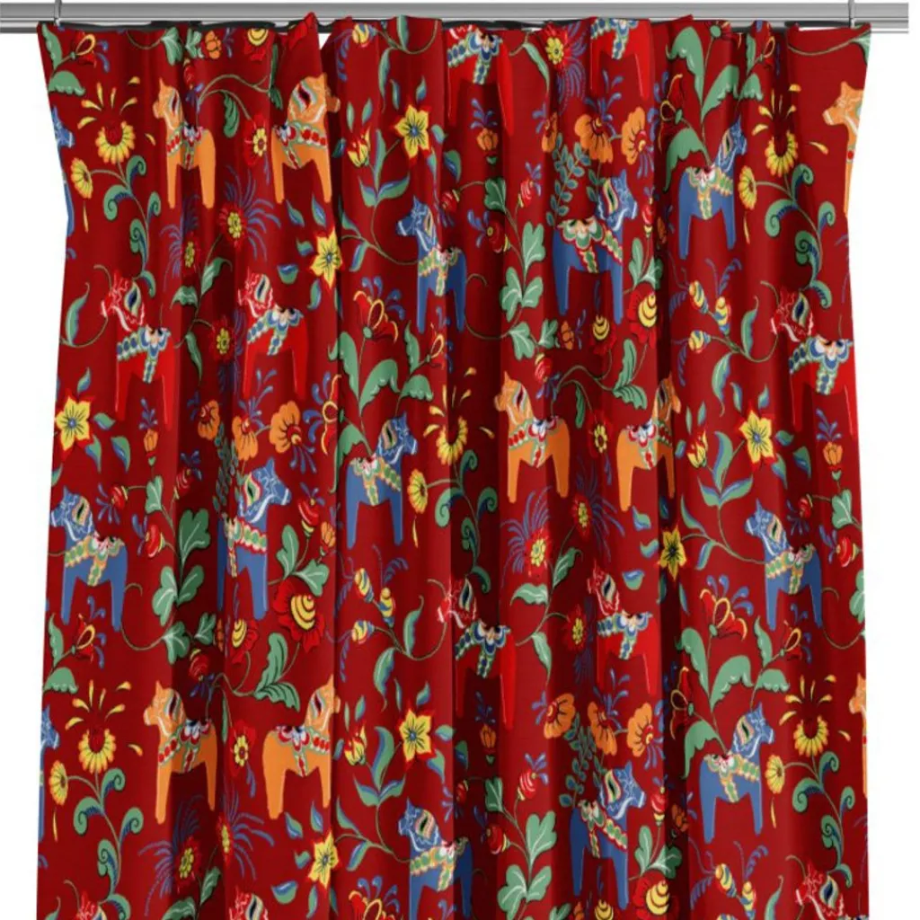 Gardiner Mönstrade|Julgardiner<Arvidssons textil Leksand röd gardiner med traditionellt dalahästtryck