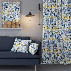 Gardintyger Mönstrade|Arvidssons Textil<Arvidssons textil Leksand Sverige tyg med traditionellt dalahästtryck
