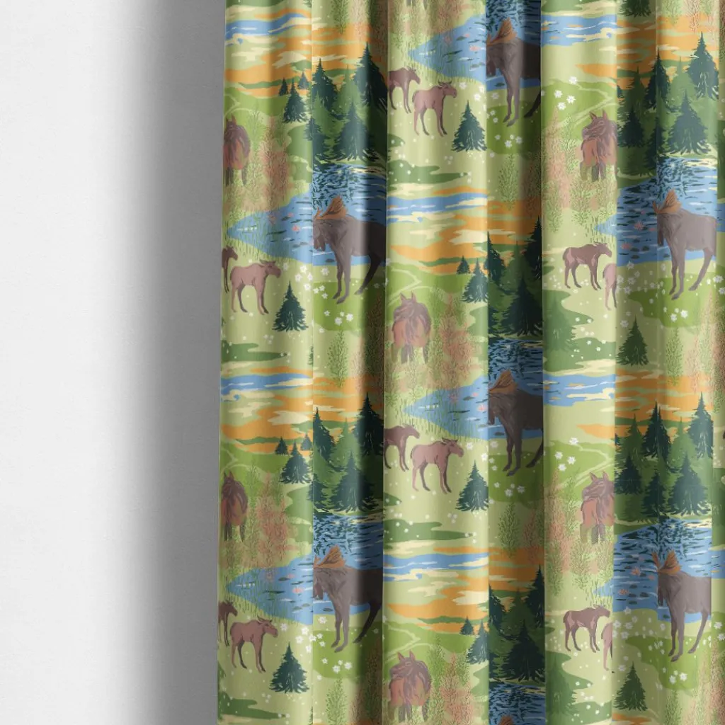 Gardintyger Mönstrade|Arvidssons Textil<Arvidssons textil Älgrike grön tyg – Grön Tyg med Älgar och Skog