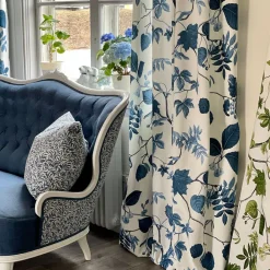 Gardiner Mönstrade<Arvidssons textil Liv blå gardiner