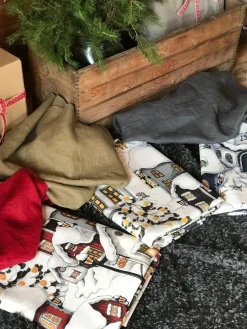 Gardintyger Mönstrade|Arvidssons Textil<Arvidssons textil Lyckeby grå tyg
