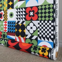 Gardintyger Mönstrade<Nordisk Textil Maxi Blocks tyg – djärv geometrisk design för moderna interiörer