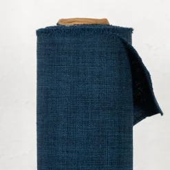 Gardintyger Enfärgade<Nordisk Textil Milo marin gardintyg - Stilrent med fin struktur