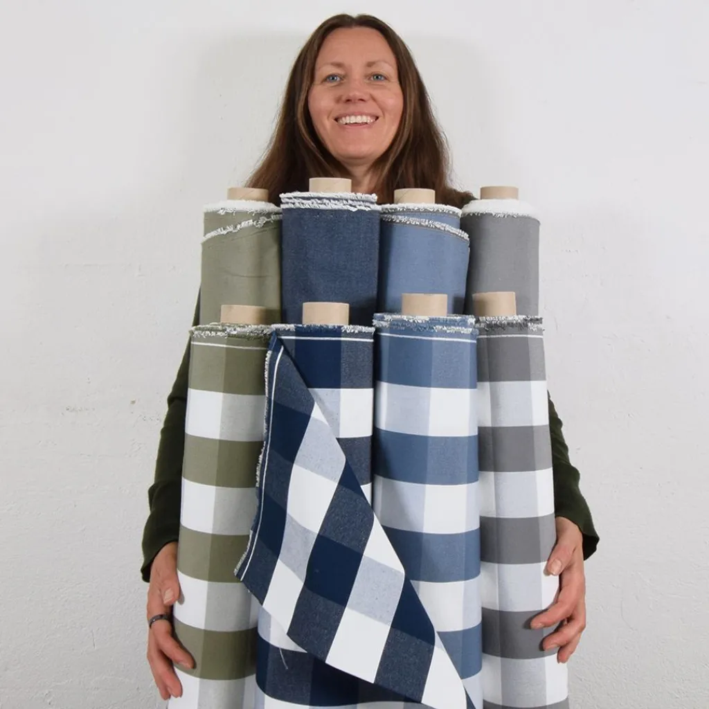 Rutiga Möbeltyger|Rutor & Ränder<Nordisk Textil Newton ljusgrå-vit storrutigt tyg