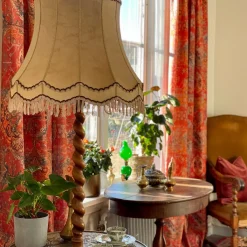 Gardiner Mönstrade< Oriental gardin – varm färgprakt med elegant uttryck
