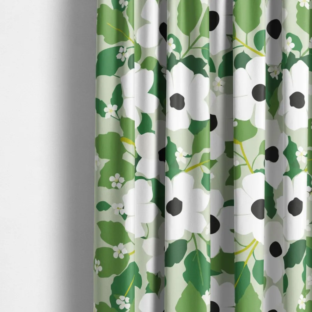 Gardiner Mönstrade<Arvidssons textil Svartöga grön – blommiga gardiner med vita blommor och gröna blad