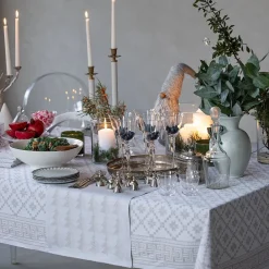 Bordsduk<Ekelund Åttebladsrose beige duk 150x260cm - s Linneväveri