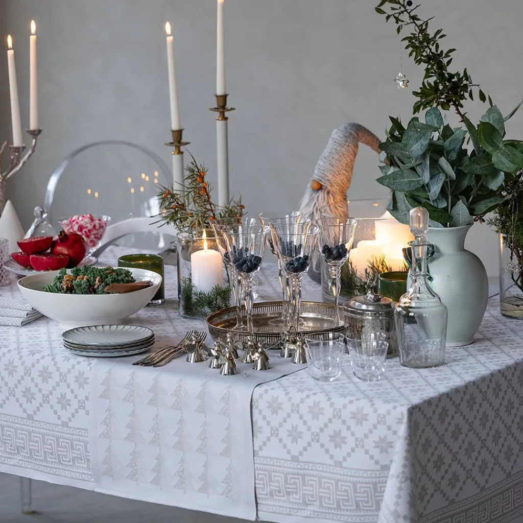 Bordsduk<Ekelund Åttebladsrose beige duk 150x260cm - s Linneväveri
