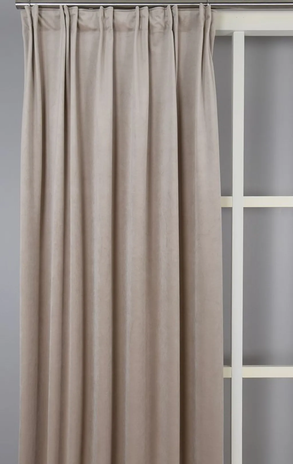 Sammetstyger|Gardiner Enfärgade<Nordisk Textil Velvet sand enfärgade sammetsgardiner