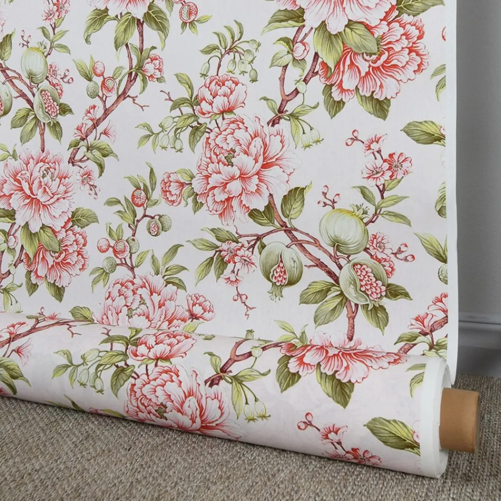 Gardintyger Mönstrade<Nordisk Textil Vivienne blommigt gardintyg med pioner och granatäpplen