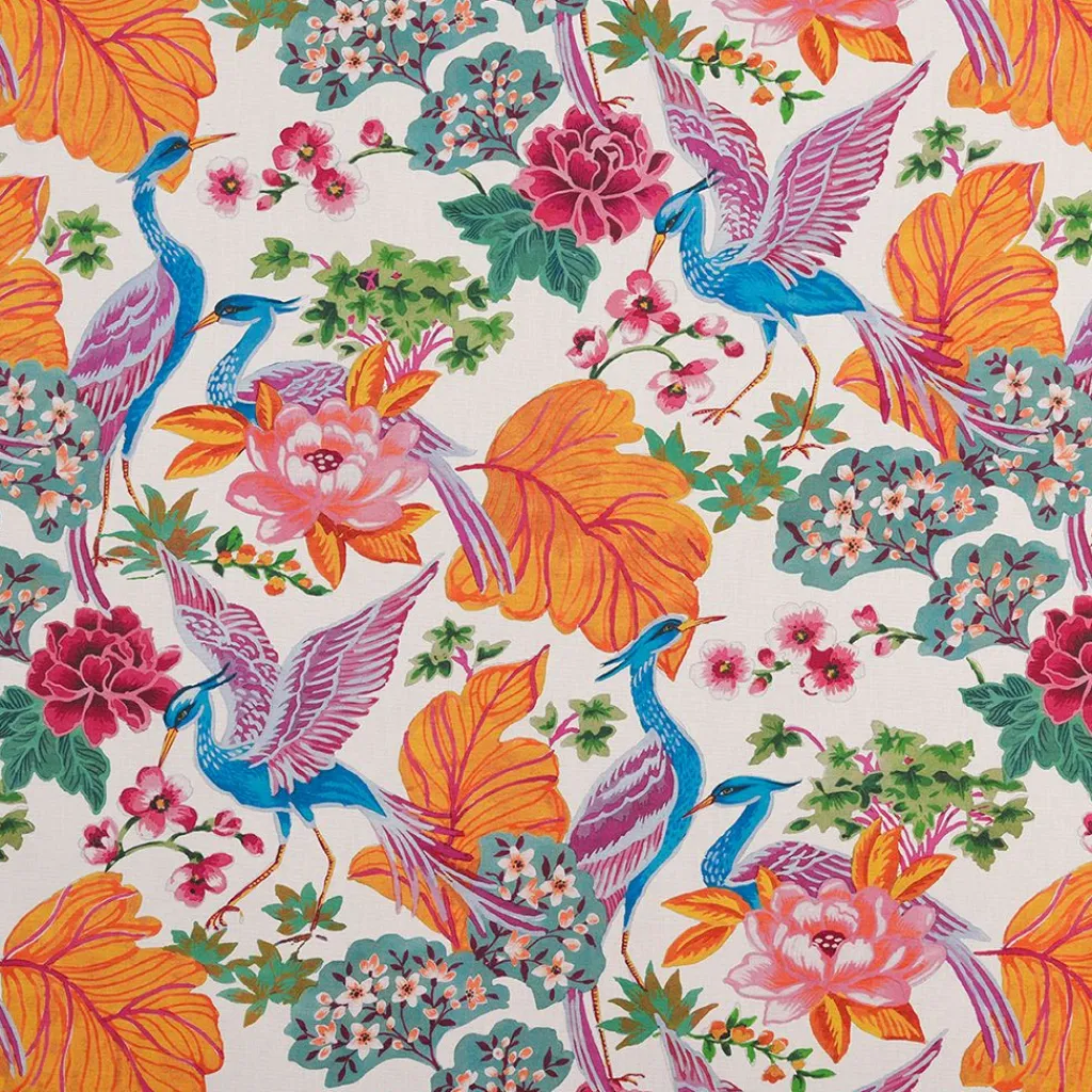 Gardintyger Mönstrade<Nordisk Textil Whispers tyg – Färgstarkt tyg med tranor & blommor